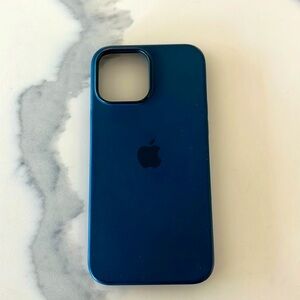 Apple Mag Safe iPhone case 13 Pro Max, used see pictures for small flaws